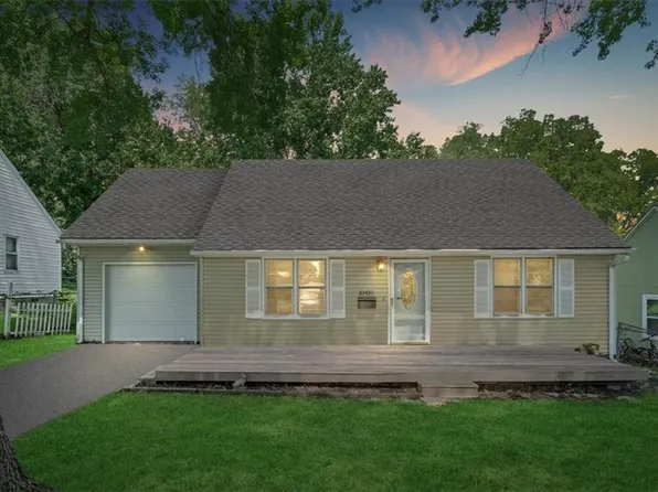 10410 W 56th Ter, Shawnee, KS 66203