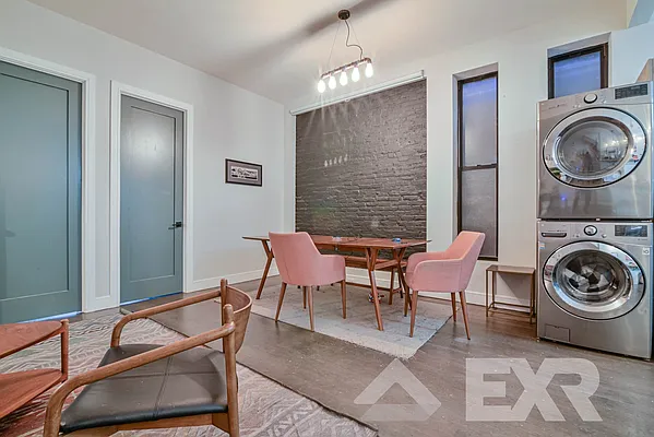 Rented by EXR | media 26