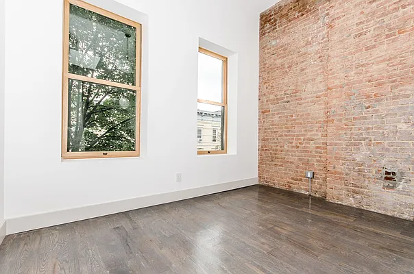 Rented by EXR | media 6