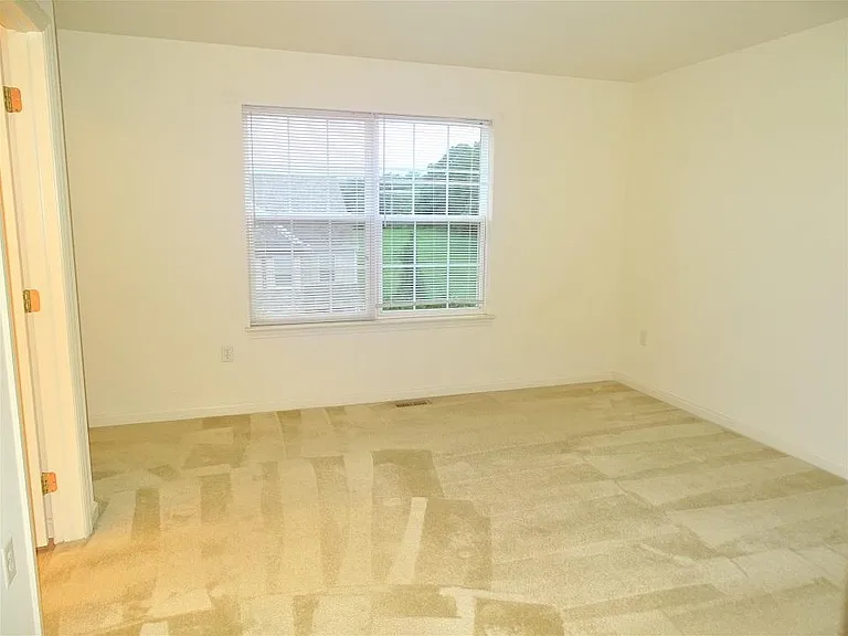 2527 Oakwood Ln — Photo 12