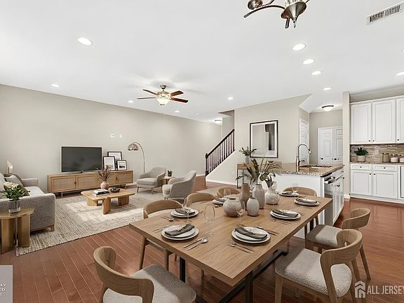 5th image of 84 Autumn Ln