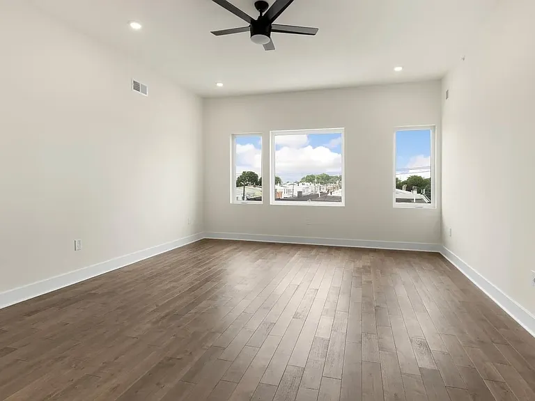 2719 Lefevre St — Photo 23