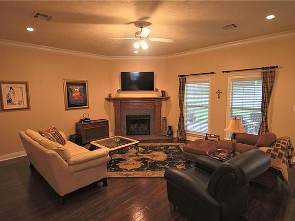 3rd image of 5730 Larch St