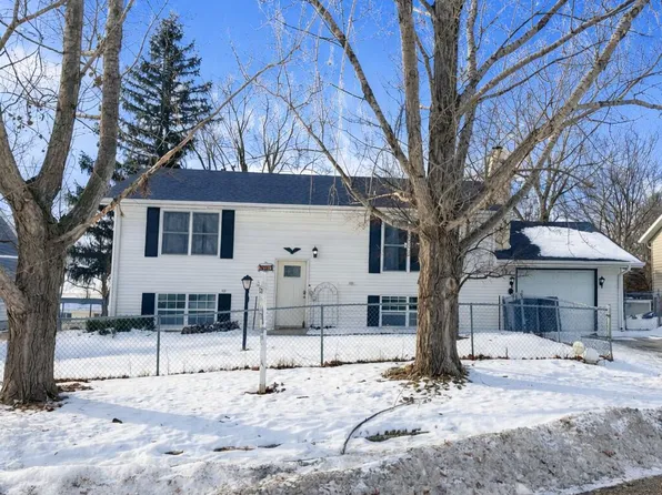 4813 E Roughrider Cir, Mandan, ND 58554