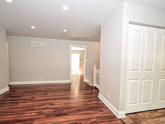 4th image of 1028 Monterey Ct