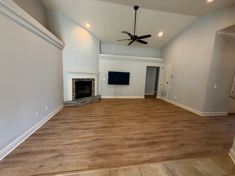 5563 Tucker Cir — Photo 10