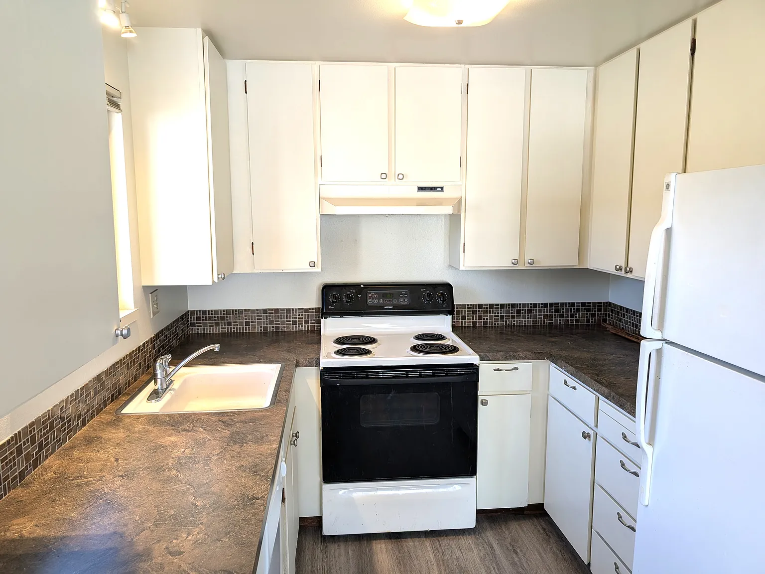 2 bed, 1000 sqft, $2,395 — Photo 4