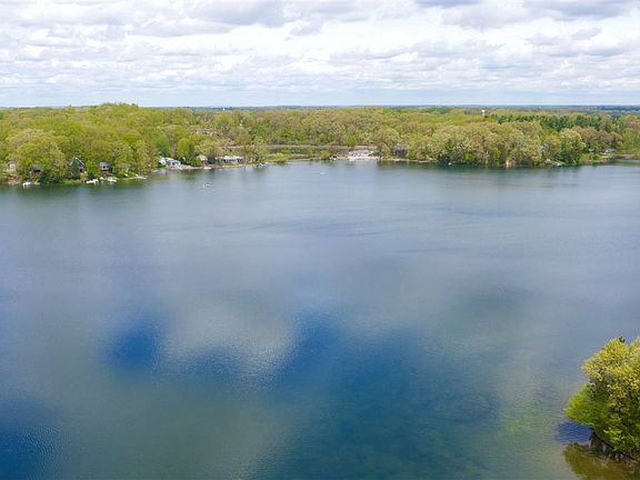 3rd image of 12430 Crystal Lake Dr S