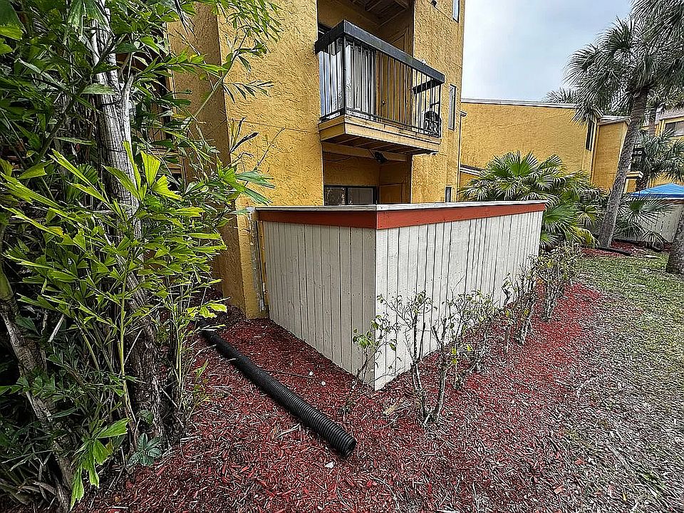 1st image of 2885 Winkler Ave APT 605