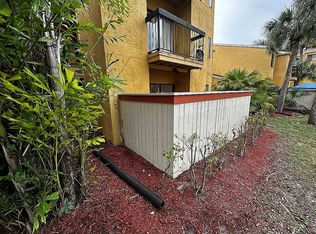 2885 Winkler Ave APT 605, Fort Myers, FL 33916