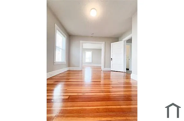 Building Photo - 84 Exeter Ave #1