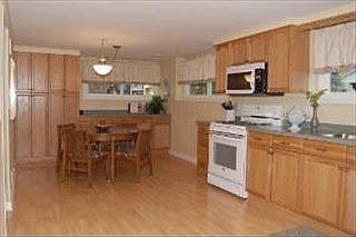 3rd image of 226 N Lord Ave