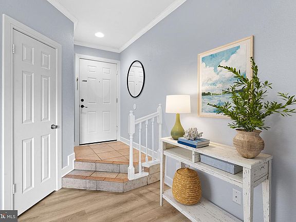 2nd image of 662 Gateway Dr SE Unit 211