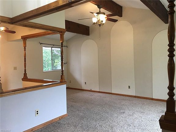 4th image of 908 West Dr