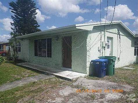 2nd image of 2020 NW 204th St
