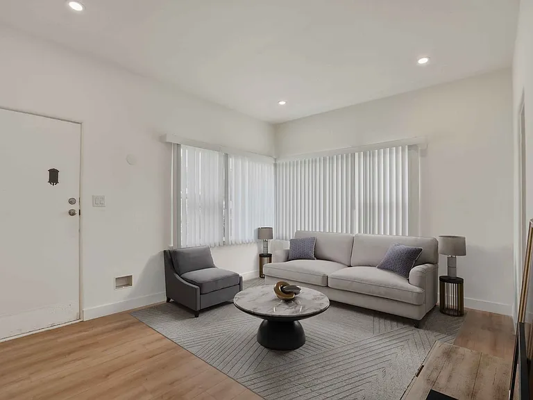 2317-2321 Ocean Park Blvd — Photo 6