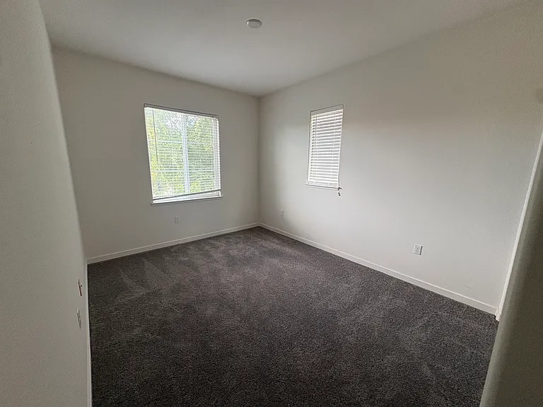 1072 Mariners Dr — Photo 19