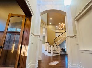 9968 SE 7th Ct, Bellevue, WA 98004