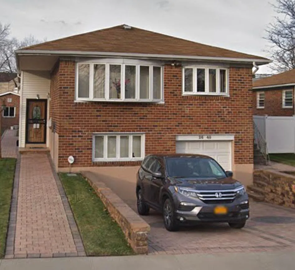 2640 Clearview Expy photo 1