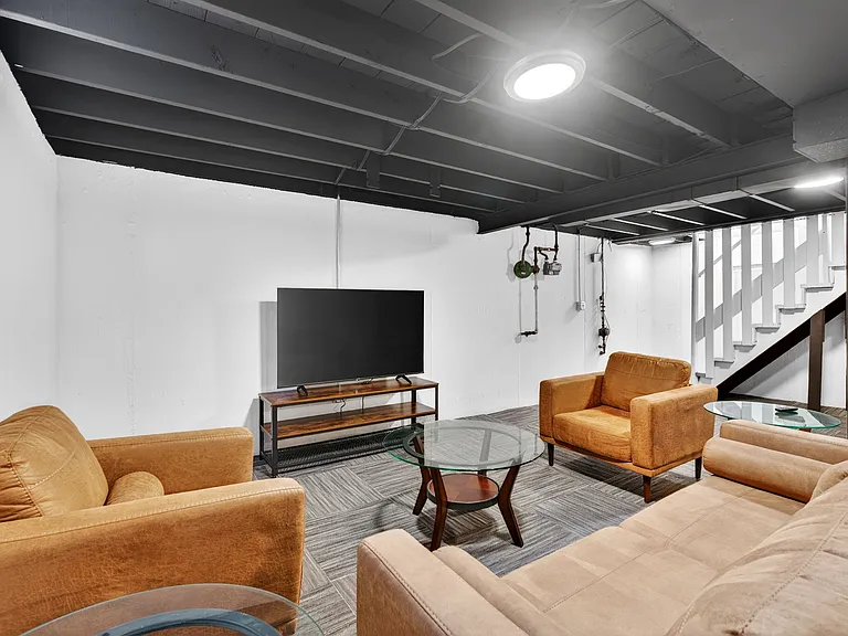 9009 Gedde Ave — Photo 29