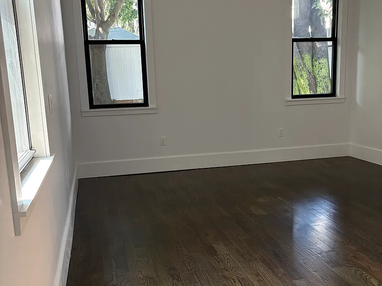 65 Thorne St — Photo 12