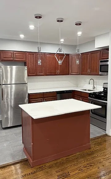 Karen Park Apartments — Photo 1