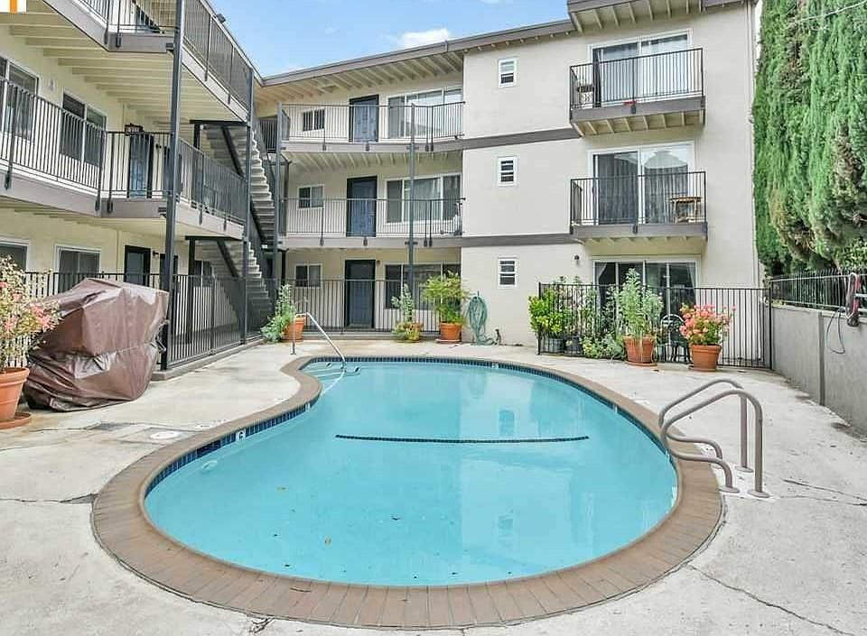 Community pool