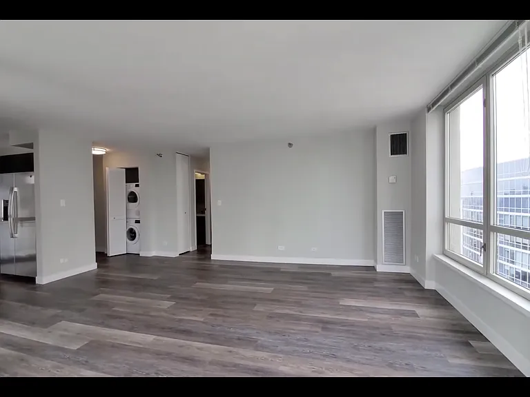 10 E Delaware Pl #21B — Photo 8