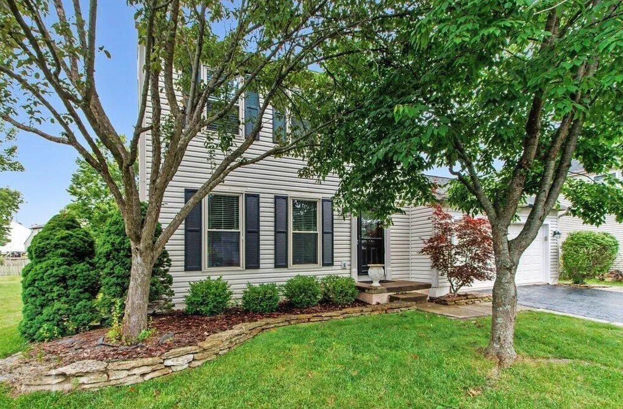 3 bed, 1296 sqft, $2,495 — Photo 1