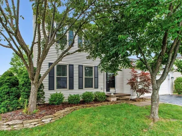 8959 Holquest Dr, Lewis Center, OH 43035