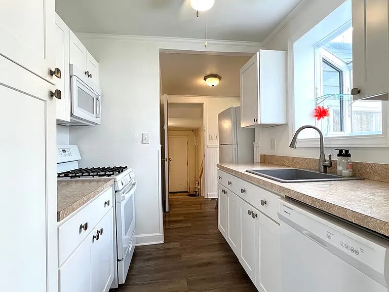 7531 N Inkster Rd — Photo 17