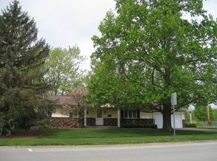 2104 Reynolds Dr, Charleston, IL