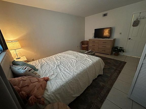 5th image of 27249 Pullen Ave APT B1
