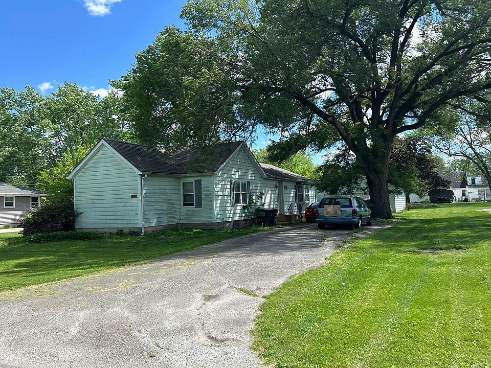 302 E Fine St, Ashkum, IL 60911 Zillow