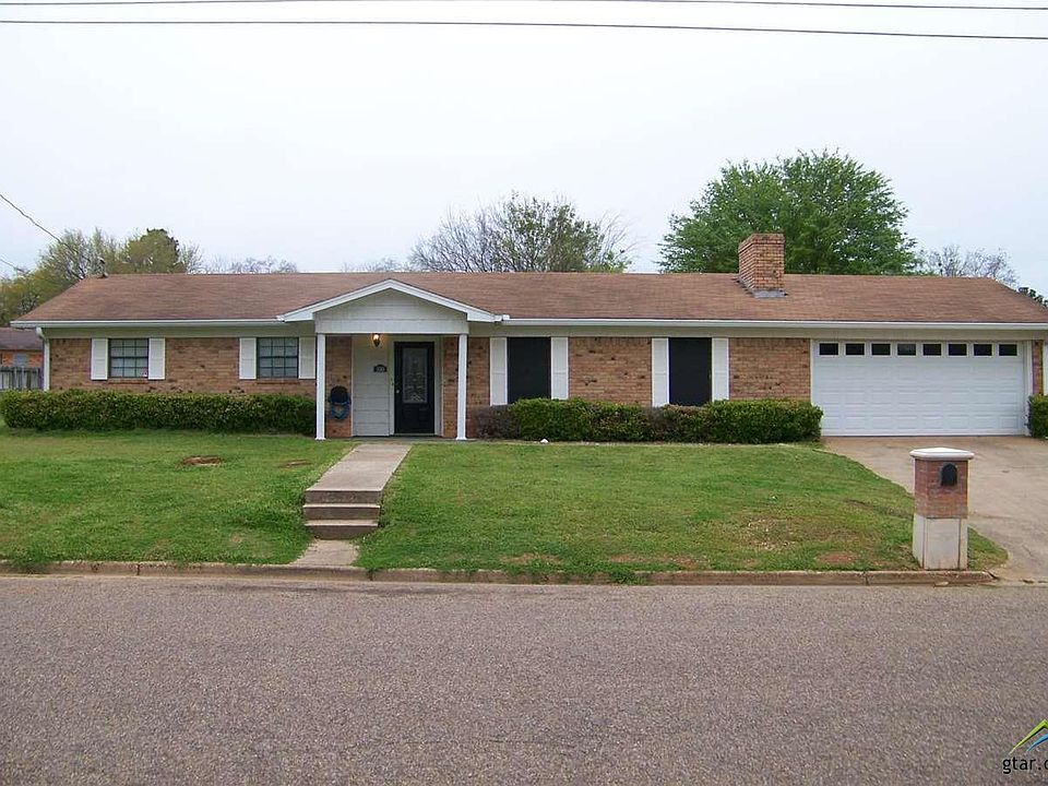 1st image of 300 Park Ln
