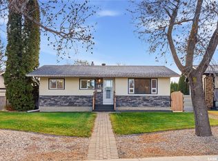 11 WALKER CRESCENT, Saskatoon, SK S7L 4H7