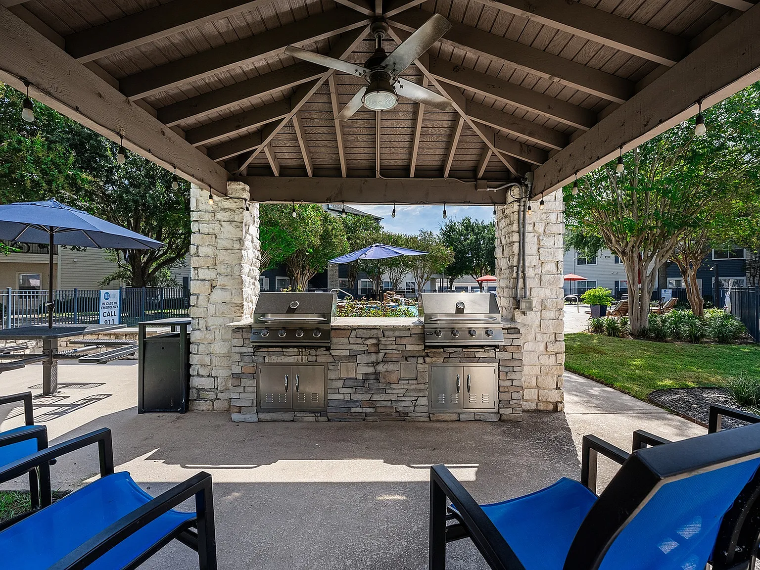 Oak Grove Apartments — Photo 4