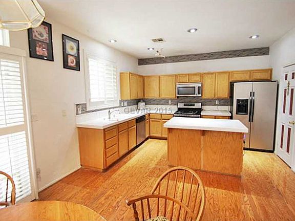 5th image of 869 Dancing Vines Ave