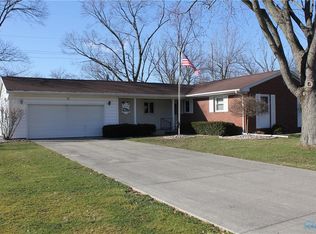 1120 Powell View Dr, Defiance, OH 43512