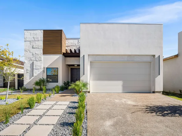 8707 Plantation East Dr, Laredo, TX 78045