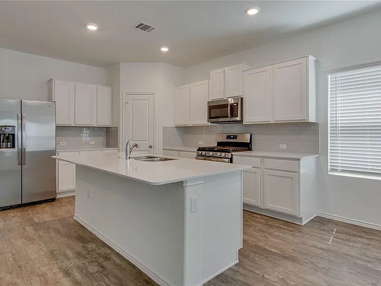 6721 Hartlage St — Photo 13