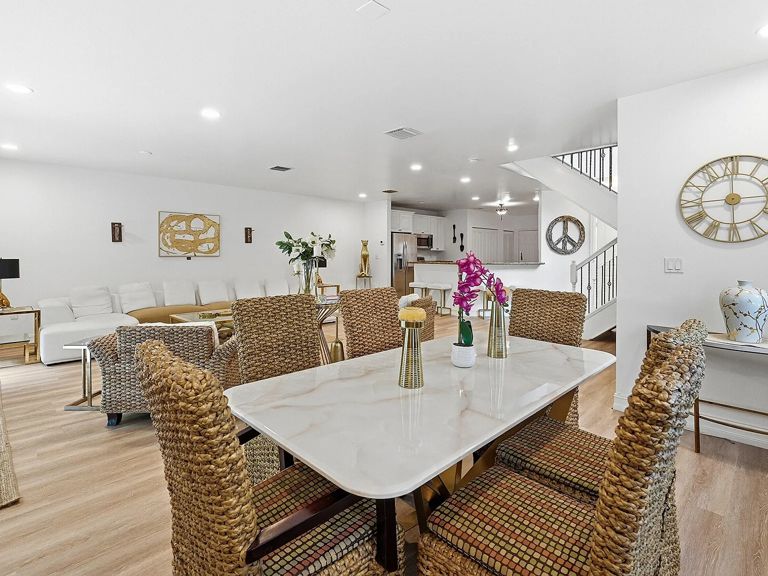 3 bed, 2.5 bath, 2658 sqft, $4,650 — Photo 4