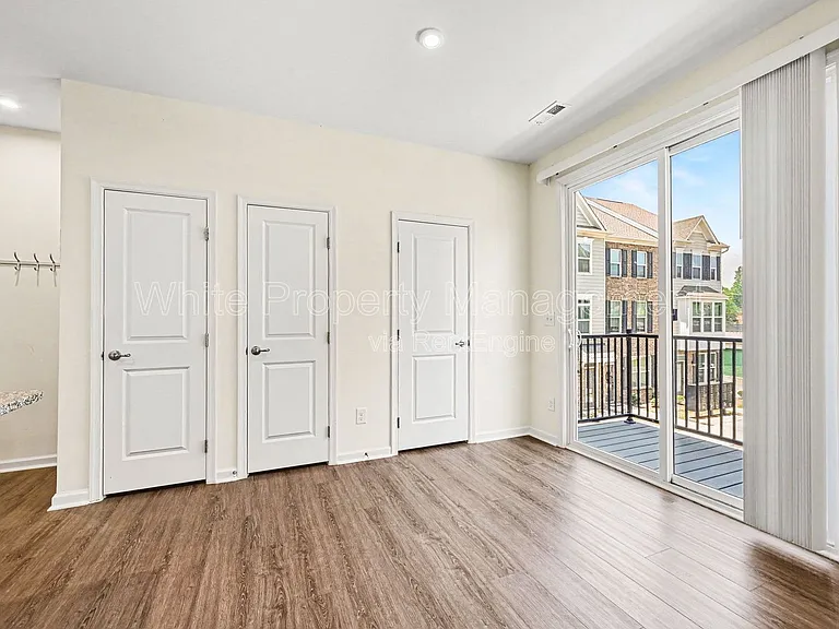 6222 Cleburne Ct — Photo 12