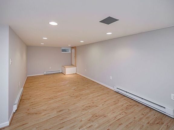 2nd image of 1208 Kenmore Ave APT 4