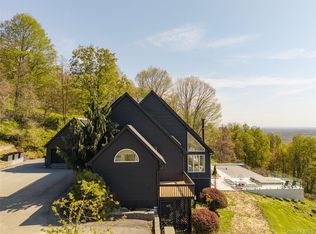 704 Mountain Rd, Bloomingburg, NY 12721