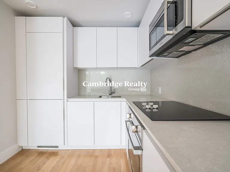 334 Harvard St #T3 — Photo 3