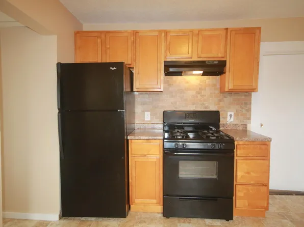 33 Harvard St #3, New Britain, CT 06051