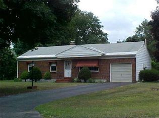 11 Seeley Dr, Albany, NY 12203