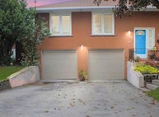 255 Carson Dr #2, Hamilton, ON L8T2X8