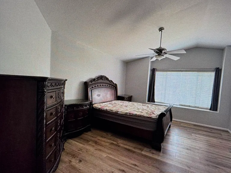 4427 E Rowel Rd — Photo 7